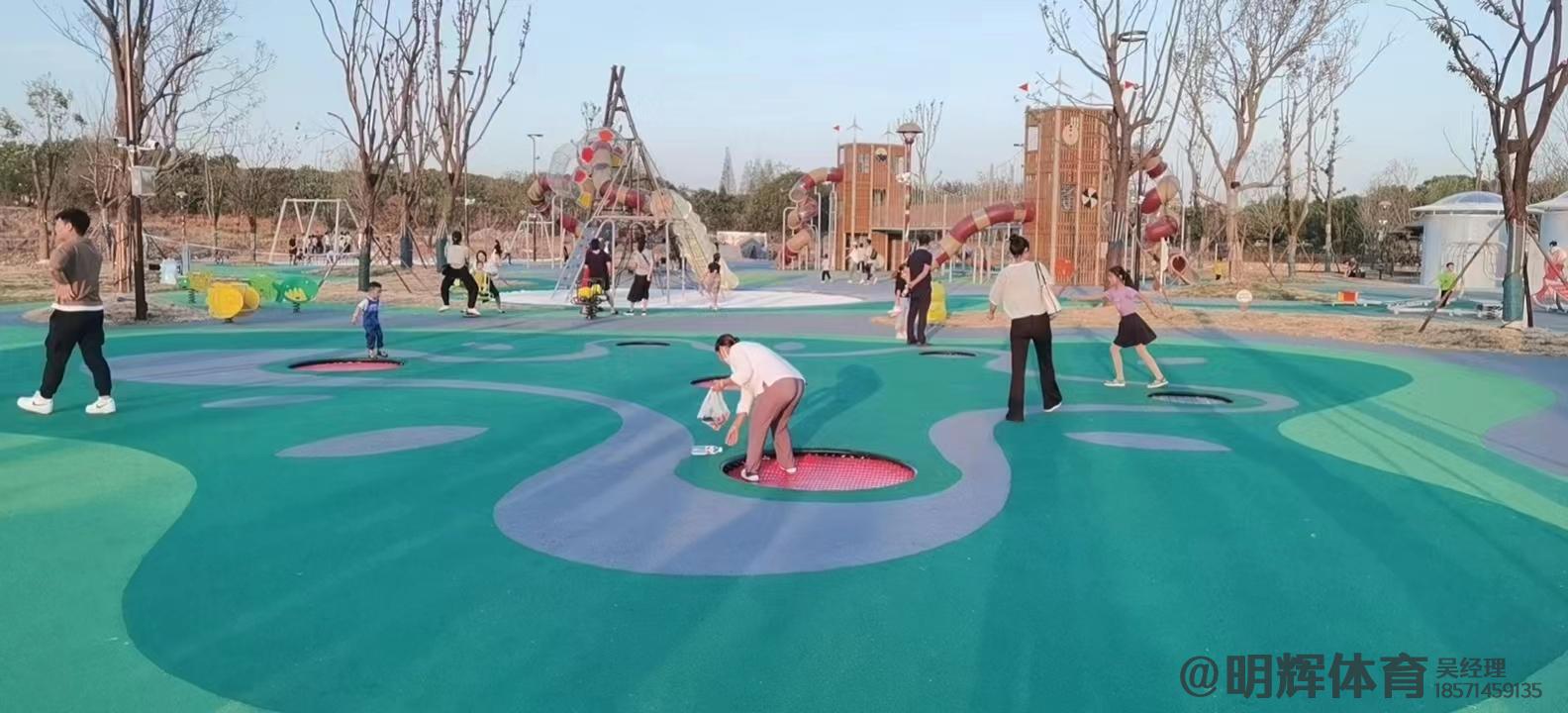 塔城公园跑道是用什么材料做成的